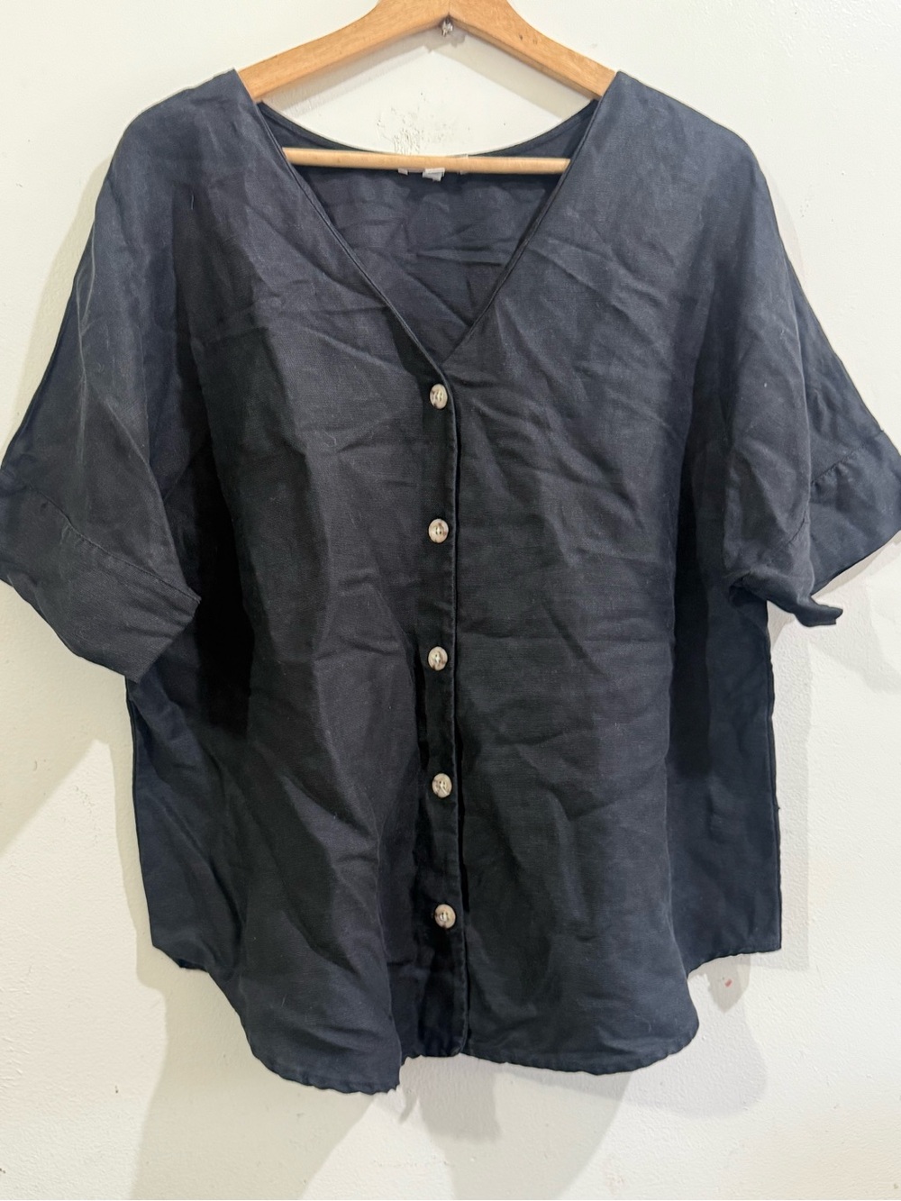VETTA Black V-Neck Short-Sleeve Button-Front Linen Top